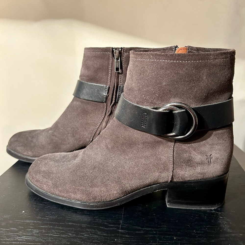 FRYE Kristen Harness Short Boot Ladies Size 8.5 Like New